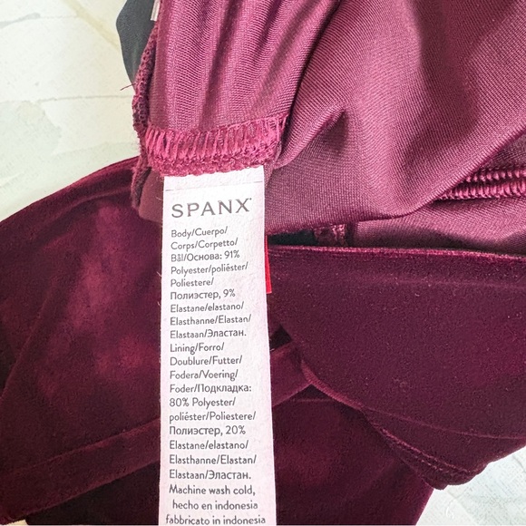 Spanx Womens Rich burgundy Velvet leggings size Medium - Picture 9 of 11